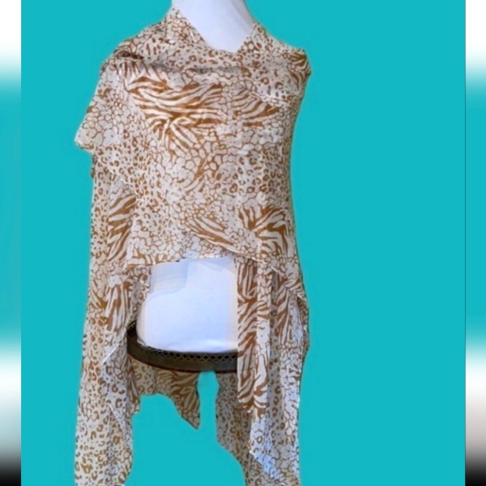 NWT RIKKA Cream Leopard Wrap/Scarf Size One‎ Size Fits All Scarf